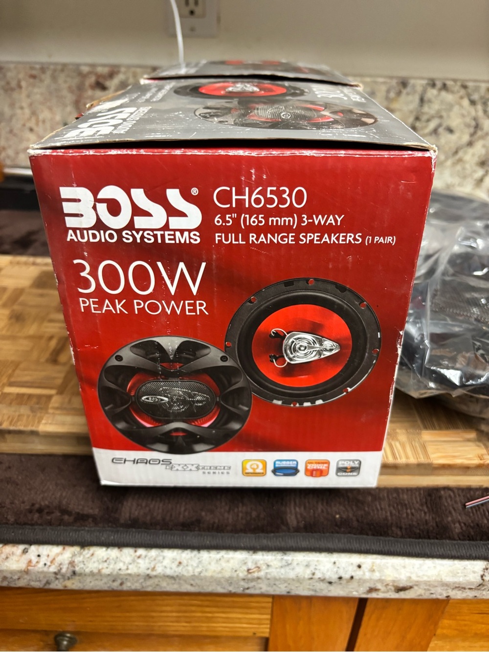 Boss CH6530 6.5" 3-Way Full Range Car Speakers — Red & Black